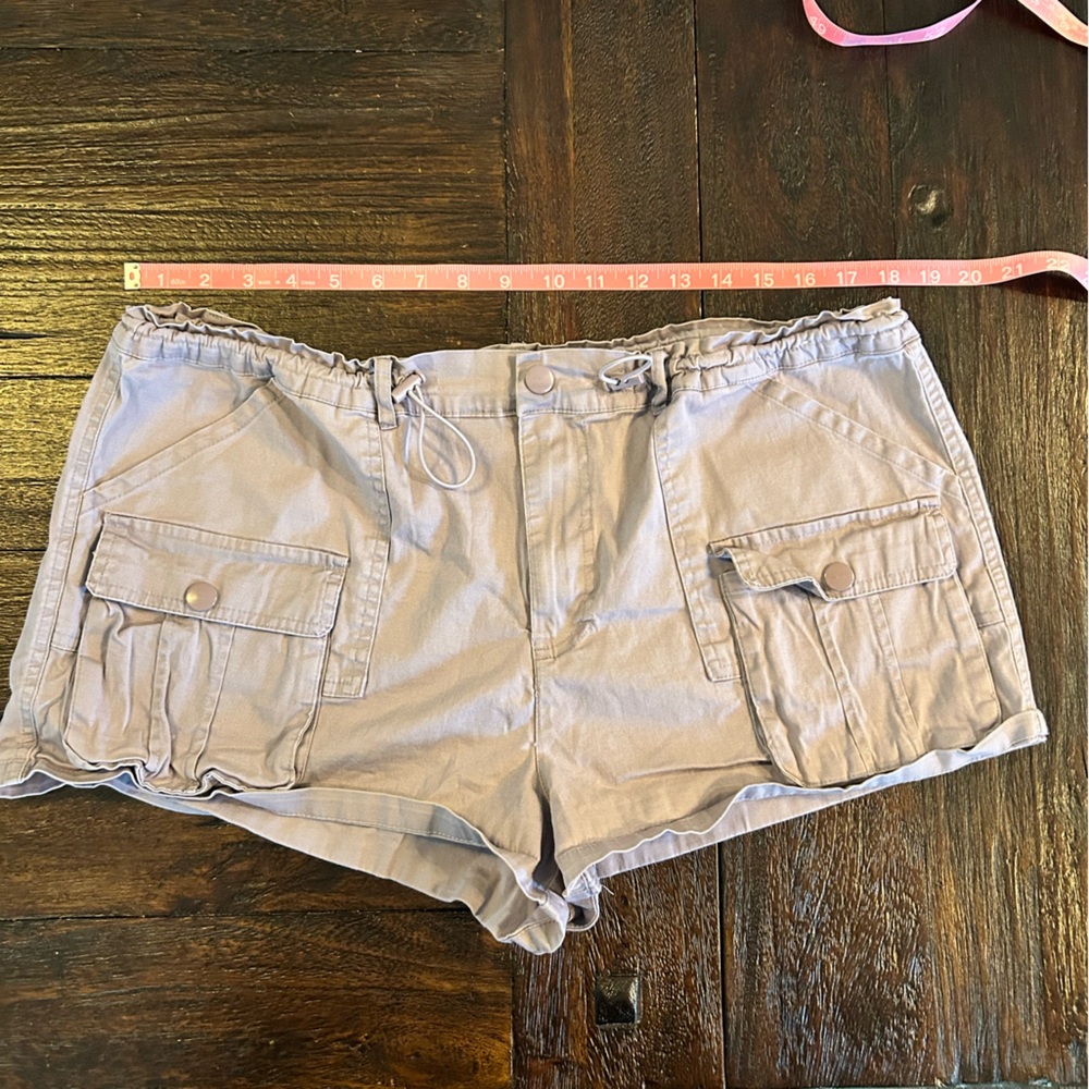 Y2K Vintage Light Lavender Low Rise Drawstring Cargo Women’s Shorts - Picture 5 of 9